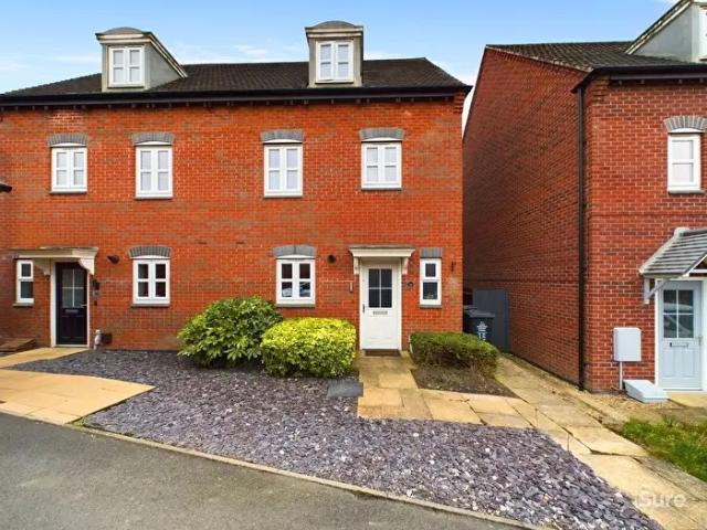 4 Bedroom Property To Rent In Lewisham Drive, Church Gresley, DE11
