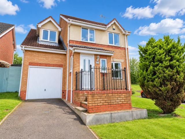 4 bedroom property to rent on Braids Close, Rugby