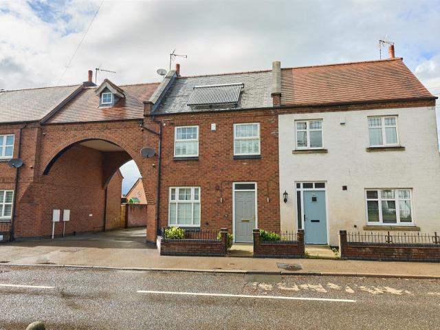 4 bedroom property to rent on Leicester Road, Sapcote, Leicester
