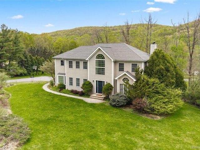 4 bedroom, Putnam Valley NY 10579 105318183