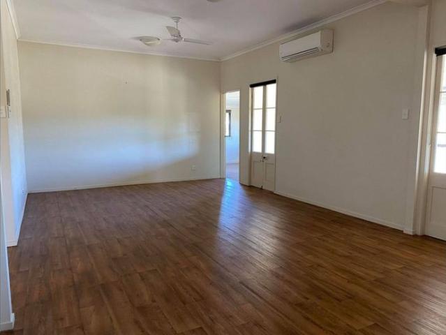 4 bedroom Queenslander home on large block