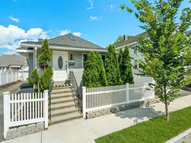 4 bedroom, Quincy MA 02171 105386672