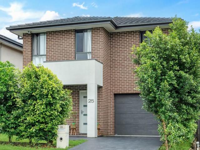 4 Bedroom House Rouse Hill, 102758805
