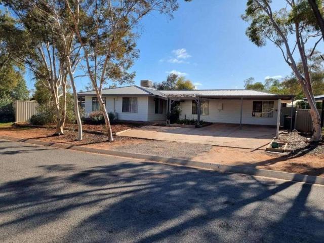 4 Bedroom House Roxby Downs SA 101909113