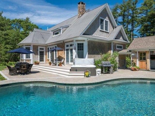 4 bedroom, Rochester MA 02770 105512418
