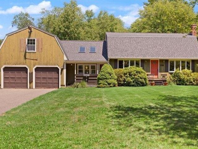 4 bedroom, Raynham MA 02767 105557175
