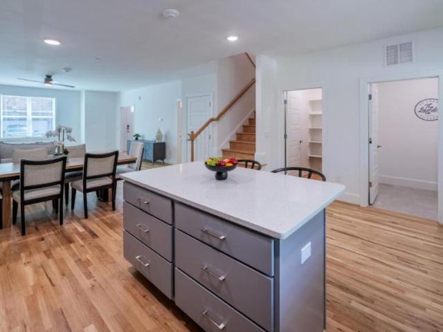 4 bedroom, Raleigh NC 27606 106216794