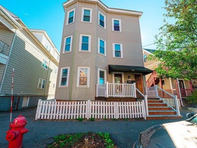 4 bedroom, Revere MA 02151 105384106