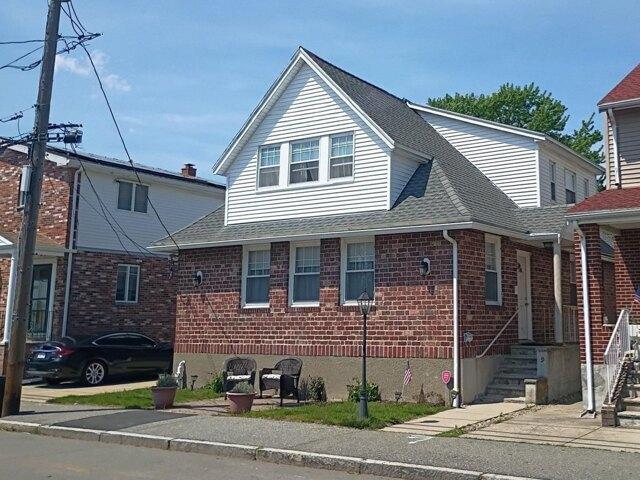 4 bedroom, Revere MA 02151 105558166
