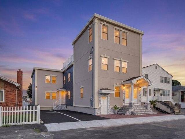 4 bedroom, Revere MA 02151 105559044