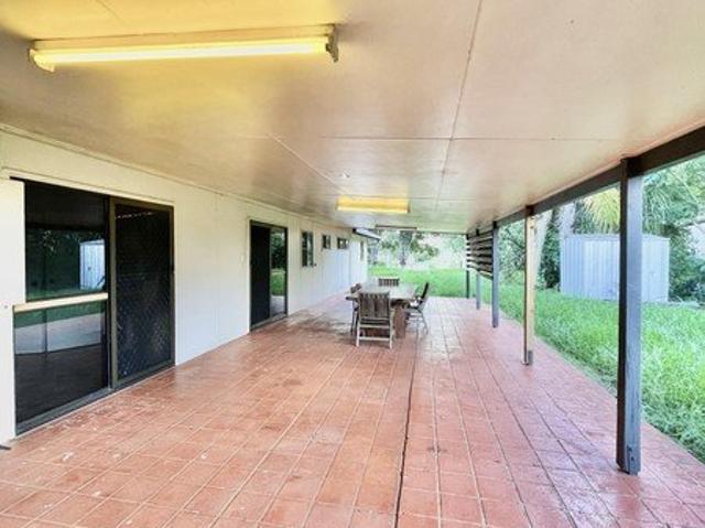 4 Bedroom Renovated and Furnished Home!