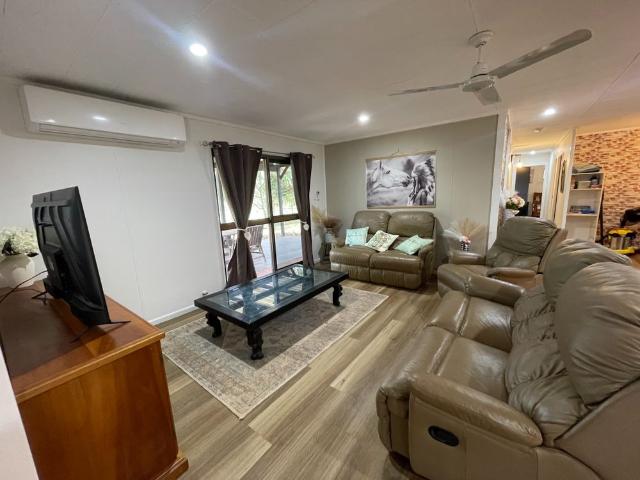 4 Bedroom Renovated and Furnished Home!