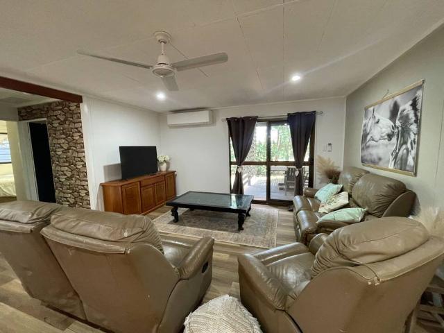 4 Bedroom Renovated and Furnished Home!