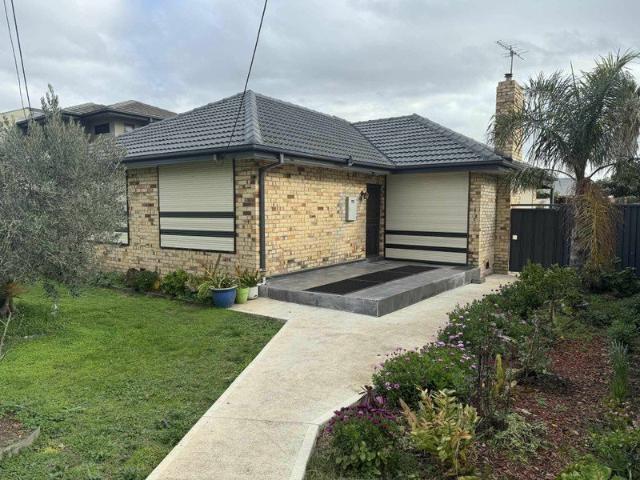 4 BEDROOM RENOVATED HOME!