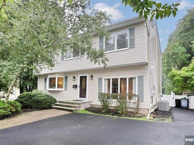 4 bedroom, River Vale NJ 07675 105316041