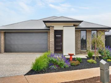 Adelaide, South Australia - Equipped kitchen