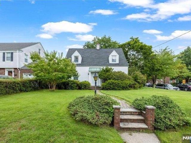 4 bedroom, Ridgefield NJ 07657 105660702