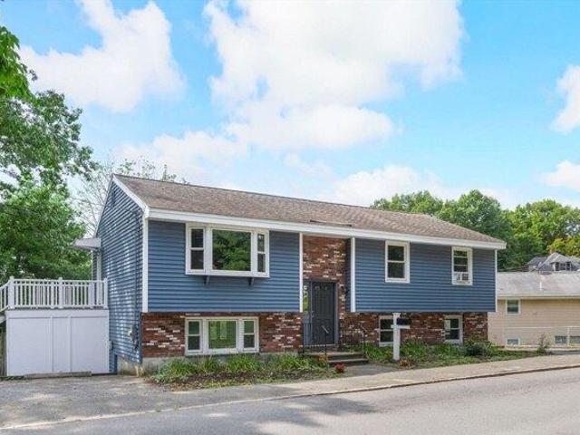 4 bedroom, Woburn MA 01801 105353064