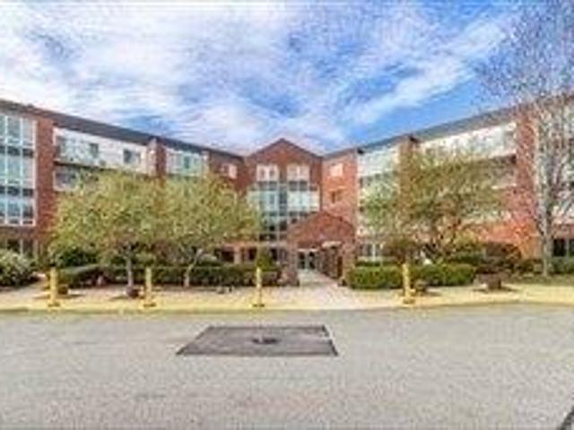4 bedroom, Woburn MA 01801 105415096