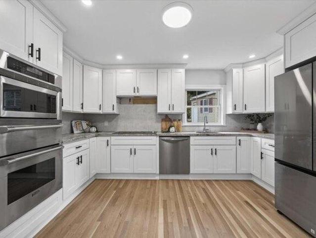 4 bedroom, Woburn MA 01801 105417852