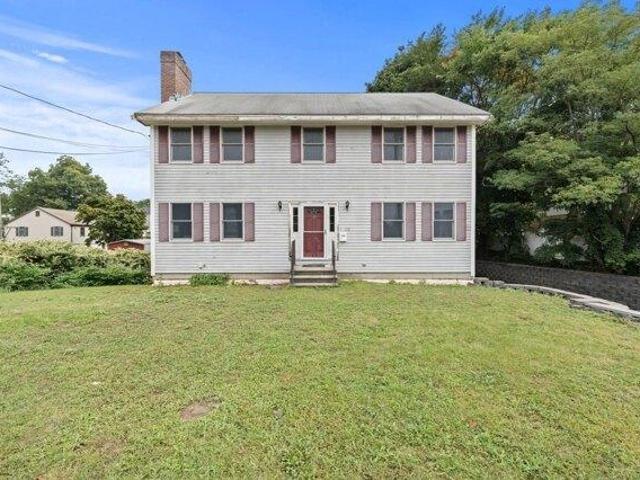 4 bedroom, Woburn MA 01801 105549358