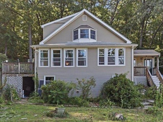 4 bedroom, Woburn MA 01801 105551195
