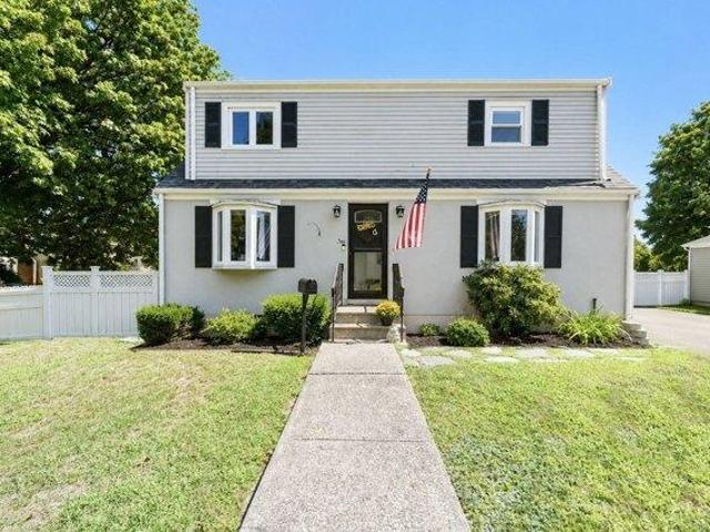 4 bedroom, Woburn MA 01801 105560003