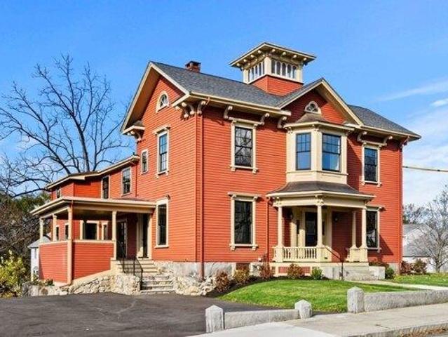 4 bedroom, Woburn MA 01801 105535978