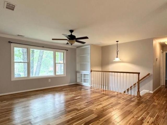 4 bedroom, Woodbridge VA 22193 LS105129998