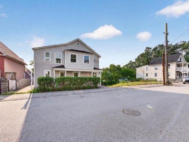4 bedroom, Worcester MA 01604 104442038