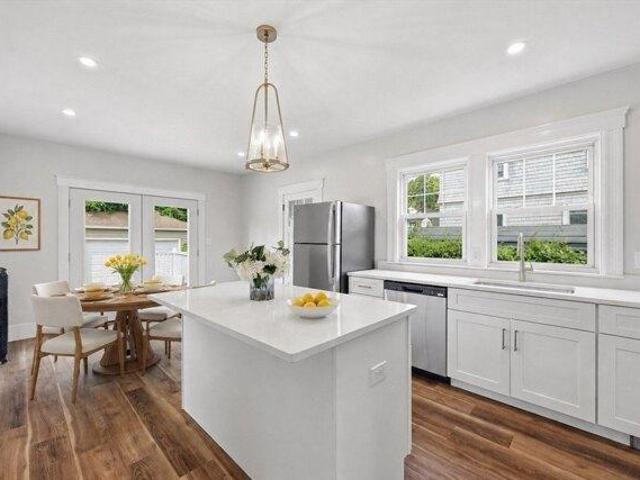 4 bedroom, Worcester MA 01606 105367140