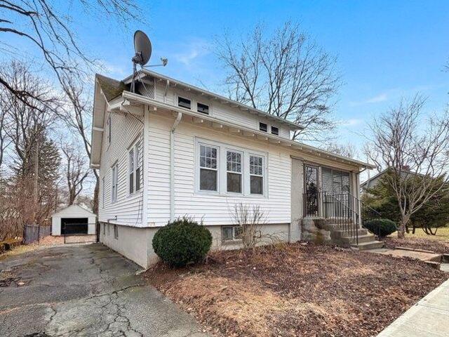 4 bedroom, Worcester MA 01602 105341174