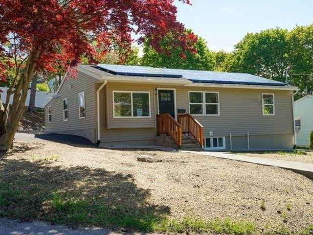 4 bedroom, Worcester MA 01602 105350041
