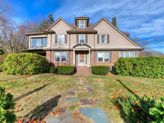 4 bedroom, Worcester MA 01602 105417930