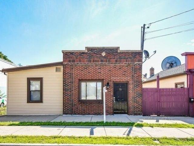 4 bedroom, Watertown MA 02472 105426626
