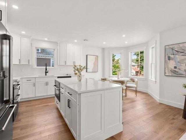 4 bedroom, Watertown MA 02472 105428291
