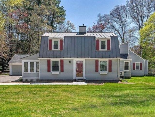 4 bedroom, Wayland MA 01778 104443145