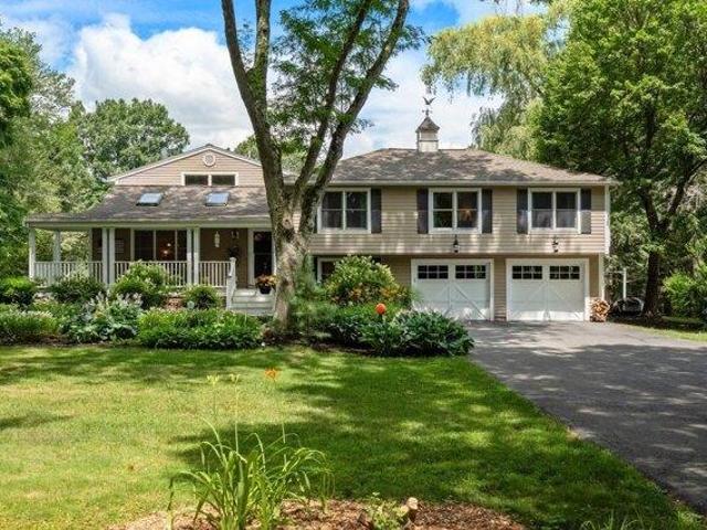 4 bedroom, Wayland MA 01778 105424457