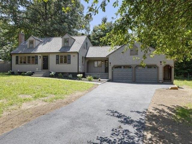 4 bedroom, Walpole MA 02081 105427299