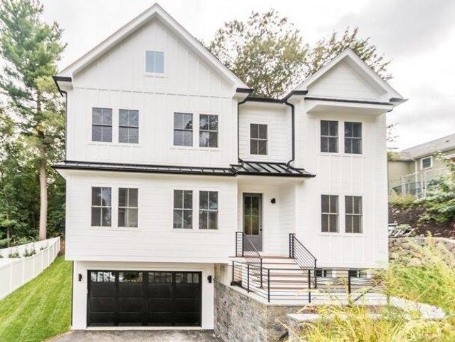 4 bedroom, Waltham MA 02453 105428012