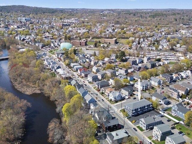 4 bedroom, Waltham MA 02453 105443062