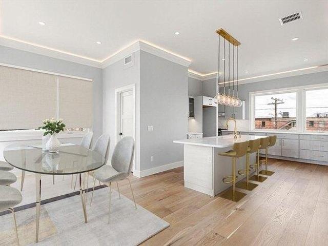 4 bedroom, Waltham MA 02453 105516025