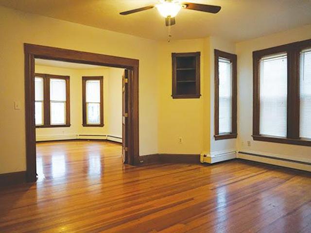 4 bedroom, Waltham MA 02453 LS98394608