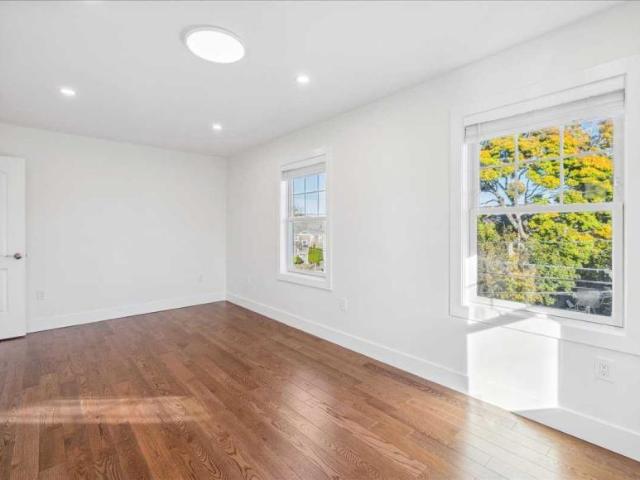 4 bedroom, Waltham MA 02453 LS98397188