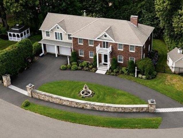 4 bedroom, Waltham MA 02452 105630765