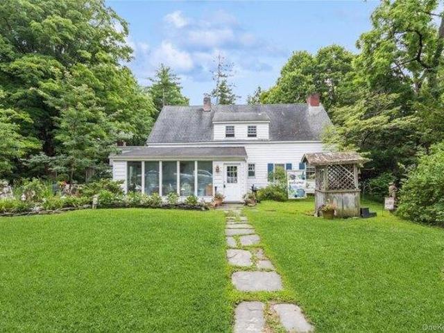 4 bedroom, Wappingers Falls NY 12590 105292876
