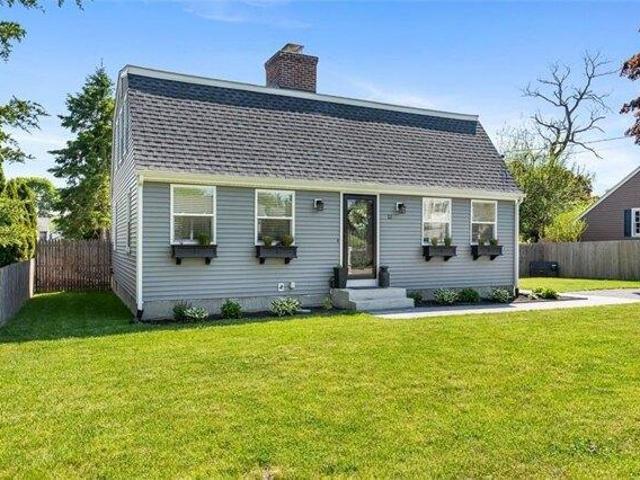 4 bedroom, Warren RI 02885 105659008