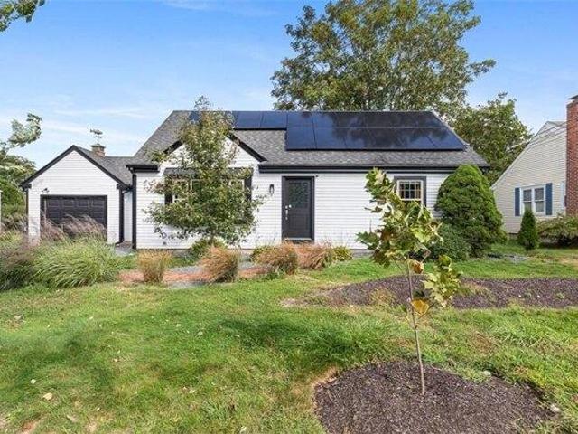 4 bedroom, Warren RI 02885 105725122