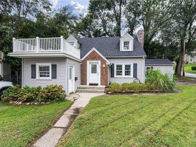 4 bedroom, Warwick RI 02886 105428232
