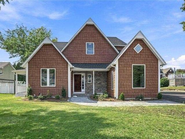 4 bedroom, Warwick RI 02886 105651633